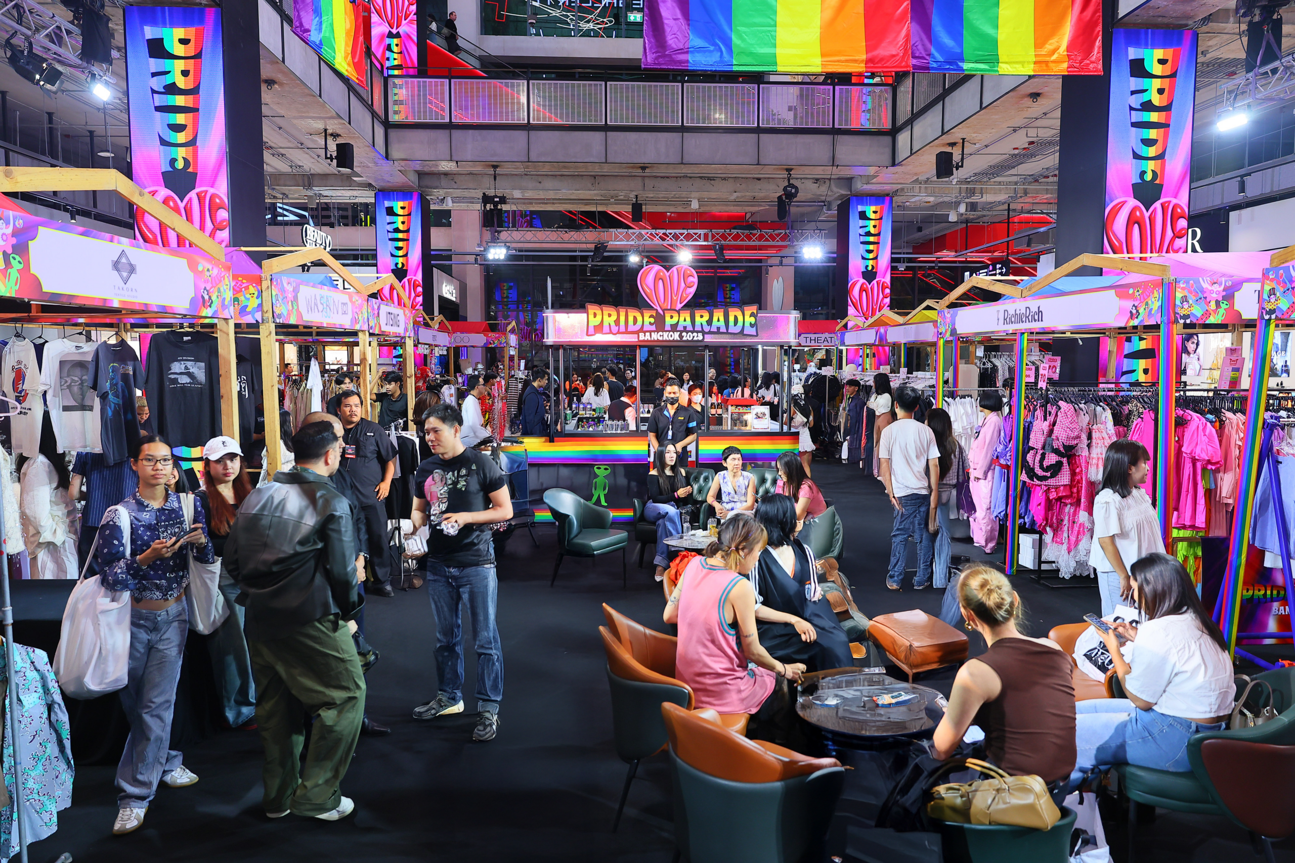 เดอะมอลล์ กรุ๊ป – เอ็ม ดิสทริคผนึกพลังภาครัฐ-เอกชน จัด “LOVE PRIDE 2026″ขับเคลื่อนกรุงเทพฯ สู่ Global Pride Destinationหนุน Pride Economy ดันรายได้ท่องเที่ยวและเศรษฐกิจสร้างสรรค์